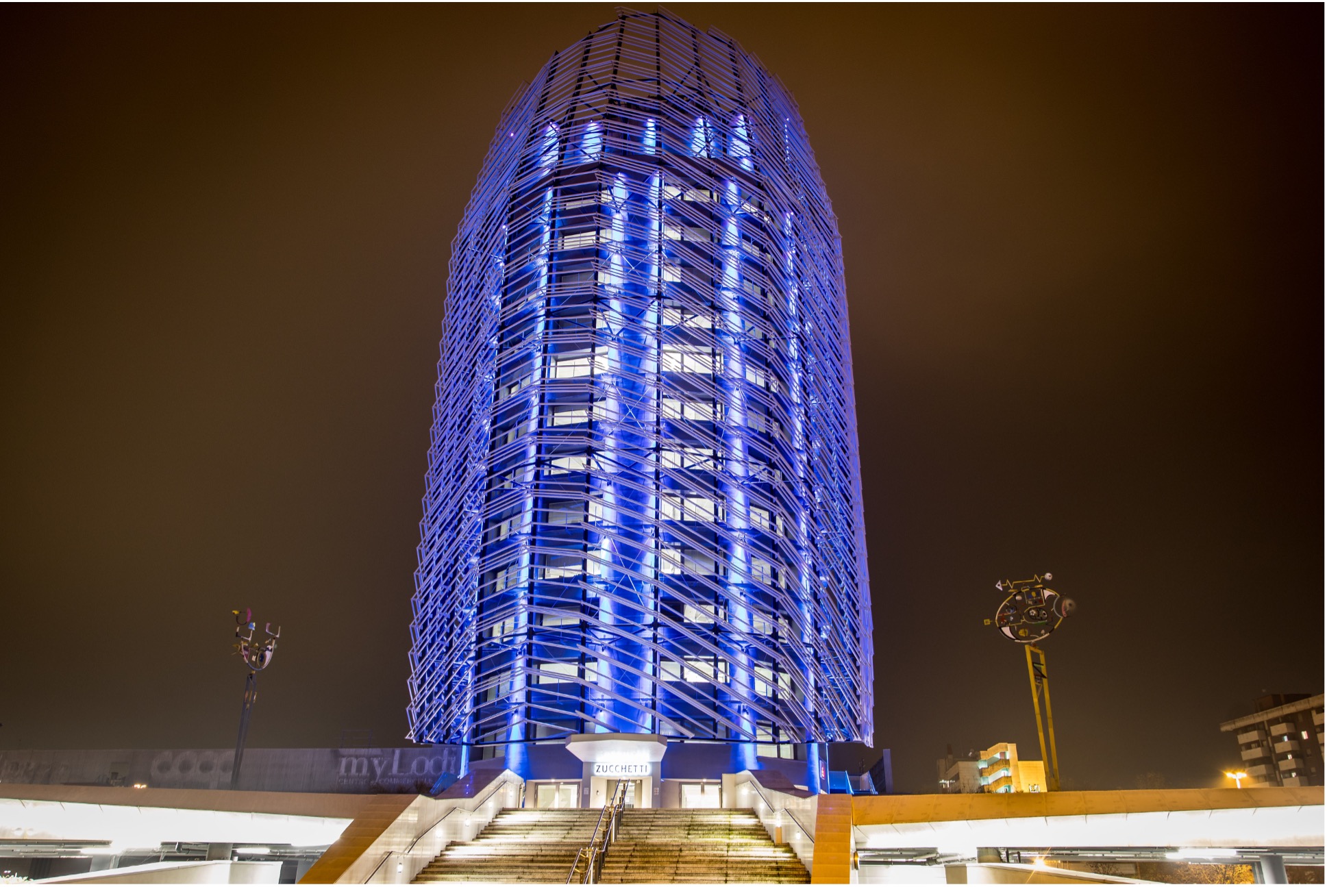 zucchetti-tower-blue-lights-unicef