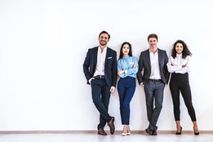 Zu langsam, zu manuell, zu viele Abstimmungen: Warum Recruiting-Prozesse in der Produktion Bewerber kosten